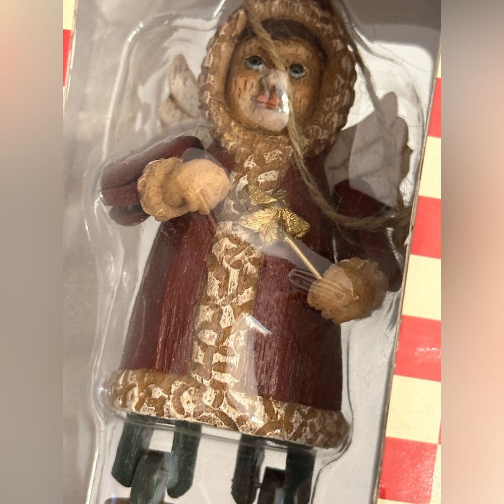 Woodlook Christmas tree Vtg Ornament resin jointed angle in Santa suit